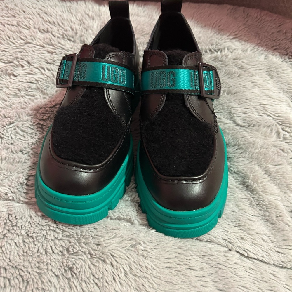 UGG Women’s Black and Teal Shoes Size 8. NWOT.